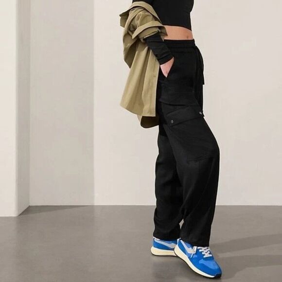 Athleta Pants - Athleta Celestial High Rise Utility Pant Cargo Black XS Tall Athleisure Travel